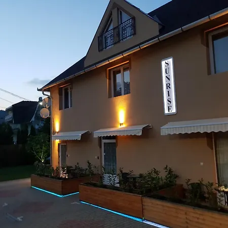 Maison d'hôtes Sunrise Apartmanhaz 4*