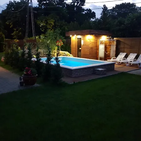 Guest house Sunrise Apartmanhaz 4*
