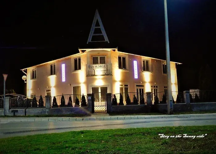 Maison d'hôtes Sunrise Apartmanhaz 4*