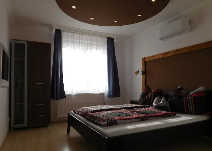 ゲストハウス Sunrise Apartmanhaz バラトンフレド